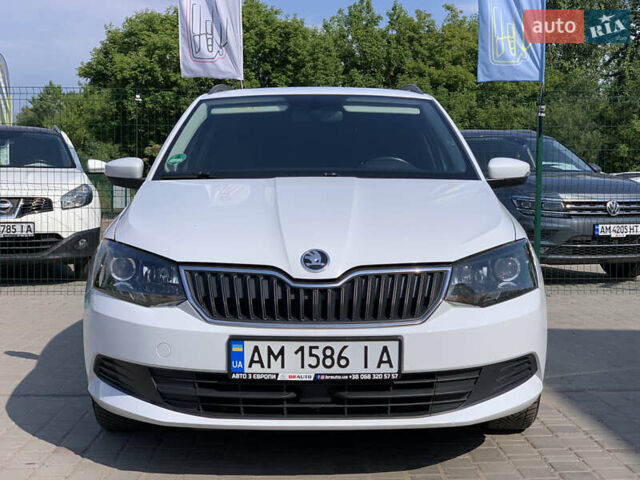 Білий Шкода Фабія, об'ємом двигуна 1.4 л та пробігом 236 тис. км за 9699 $, фото 3 на Automoto.ua