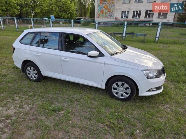 Белый Шкода Фабия, объемом двигателя 1 л и пробегом 135 тыс. км за 8550 $, фото 22 на Automoto.ua
