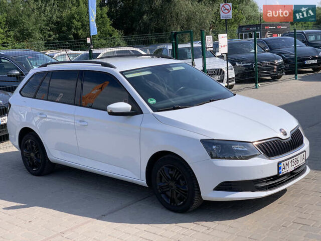 Білий Шкода Фабія, об'ємом двигуна 1.4 л та пробігом 236 тис. км за 9699 $, фото 6 на Automoto.ua