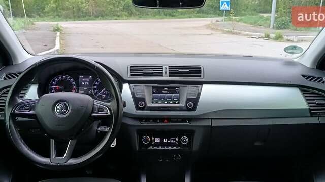 Белый Шкода Фабия, объемом двигателя 1.41 л и пробегом 236 тыс. км за 9998 $, фото 34 на Automoto.ua