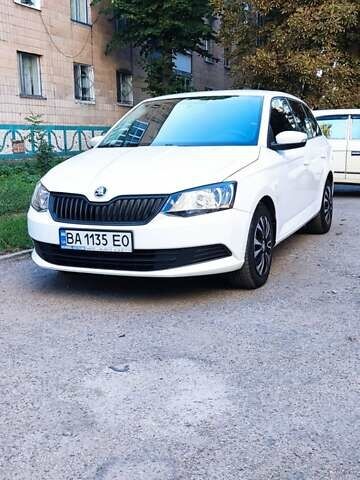 Белый Шкода Фабия, объемом двигателя 1.42 л и пробегом 159 тыс. км за 9300 $, фото 5 на Automoto.ua