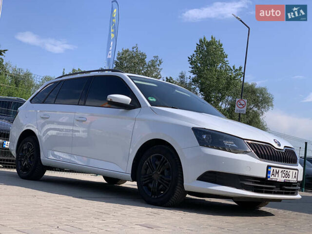 Білий Шкода Фабія, об'ємом двигуна 1.4 л та пробігом 236 тис. км за 9699 $, фото 5 на Automoto.ua