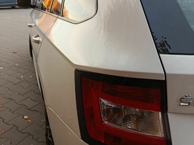 Белый Шкода Фабия, объемом двигателя 1 л и пробегом 180 тыс. км за 7300 $, фото 22 на Automoto.ua