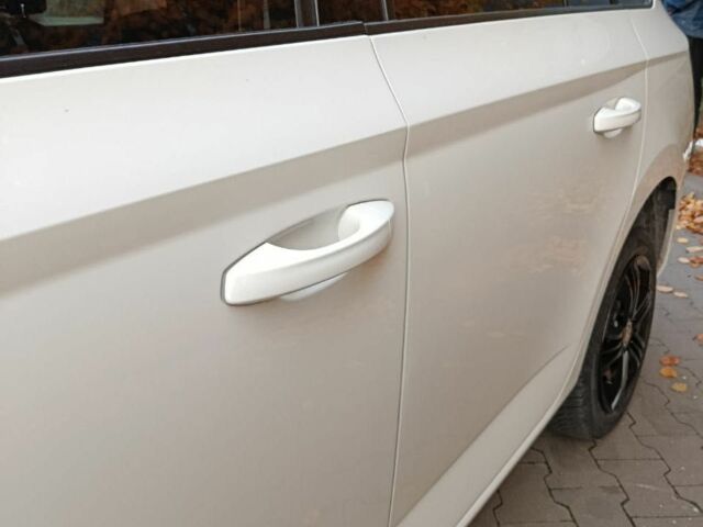 Белый Шкода Фабия, объемом двигателя 1 л и пробегом 180 тыс. км за 7300 $, фото 13 на Automoto.ua