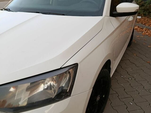 Белый Шкода Фабия, объемом двигателя 1 л и пробегом 180 тыс. км за 7300 $, фото 11 на Automoto.ua