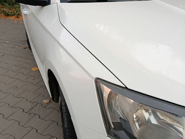 Белый Шкода Фабия, объемом двигателя 1 л и пробегом 180 тыс. км за 7300 $, фото 6 на Automoto.ua