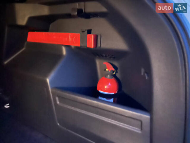 Белый Шкода Фабия, объемом двигателя 1 л и пробегом 110 тыс. км за 8550 $, фото 14 на Automoto.ua