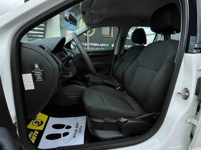 Белый Шкода Фабия, объемом двигателя 1 л и пробегом 84 тыс. км за 7450 $, фото 14 на Automoto.ua