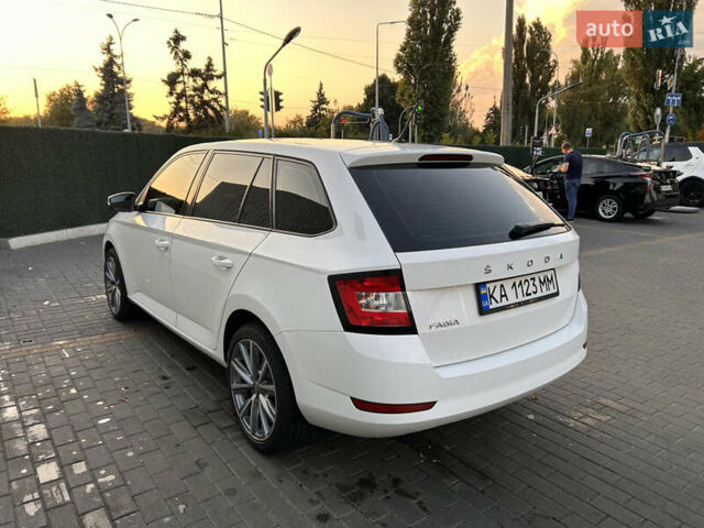 Белый Шкода Фабия, объемом двигателя 1 л и пробегом 133 тыс. км за 11800 $, фото 4 на Automoto.ua