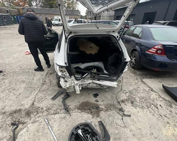 Белый Шкода Фабия, объемом двигателя 1 л и пробегом 170 тыс. км за 5000 $, фото 4 на Automoto.ua