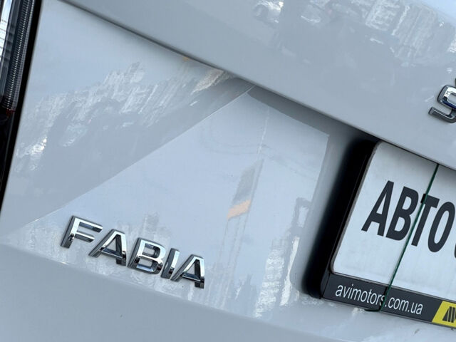 Белый Шкода Фабия, объемом двигателя 1 л и пробегом 64 тыс. км за 10500 $, фото 15 на Automoto.ua
