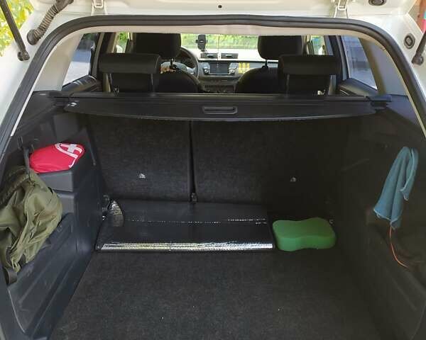 Белый Шкода Фабия, объемом двигателя 1 л и пробегом 189 тыс. км за 8099 $, фото 11 на Automoto.ua