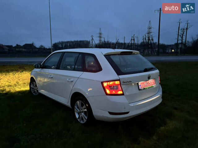 Белый Шкода Фабия, объемом двигателя 1 л и пробегом 110 тыс. км за 8550 $, фото 8 на Automoto.ua