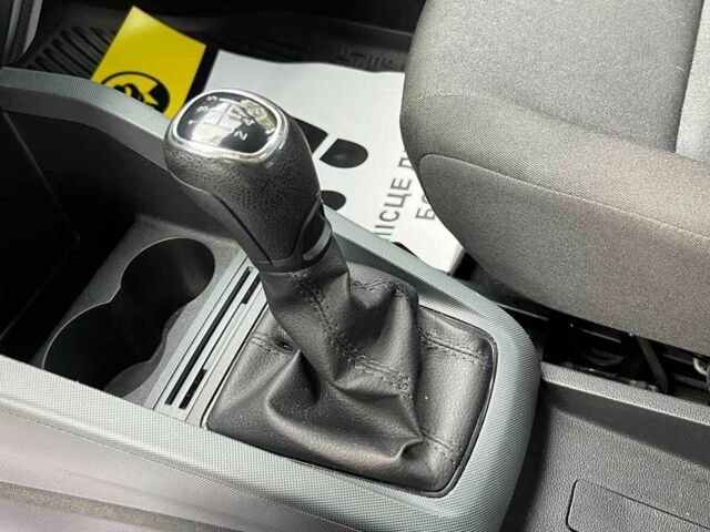 Белый Шкода Фабия, объемом двигателя 1 л и пробегом 84 тыс. км за 7450 $, фото 11 на Automoto.ua