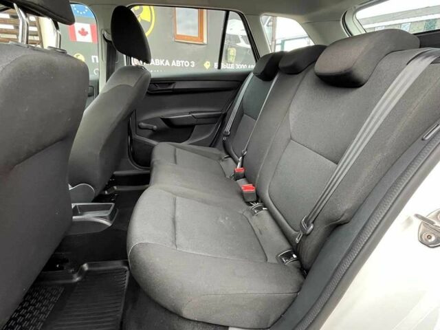 Белый Шкода Фабия, объемом двигателя 1 л и пробегом 84 тыс. км за 7450 $, фото 18 на Automoto.ua