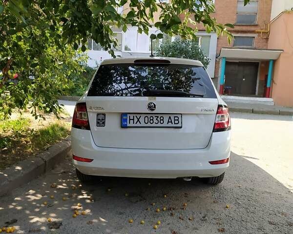 Белый Шкода Фабия, объемом двигателя 1 л и пробегом 189 тыс. км за 8099 $, фото 3 на Automoto.ua