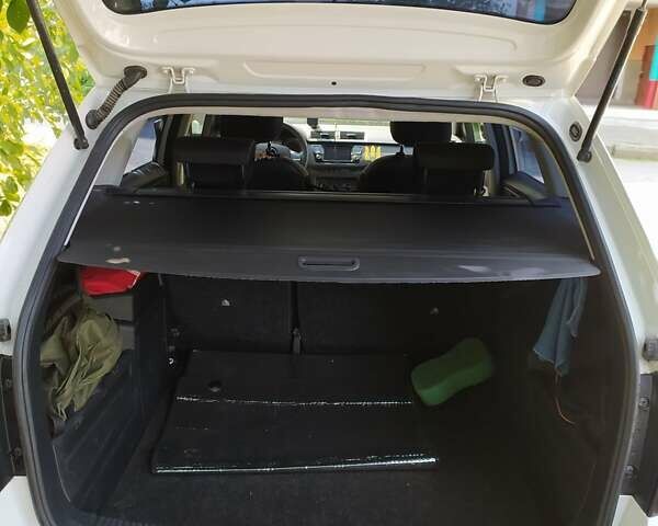 Белый Шкода Фабия, объемом двигателя 1 л и пробегом 189 тыс. км за 8099 $, фото 10 на Automoto.ua