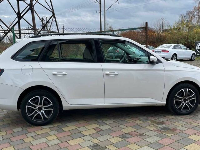 Белый Шкода Фабия, объемом двигателя 1 л и пробегом 84 тыс. км за 7450 $, фото 7 на Automoto.ua