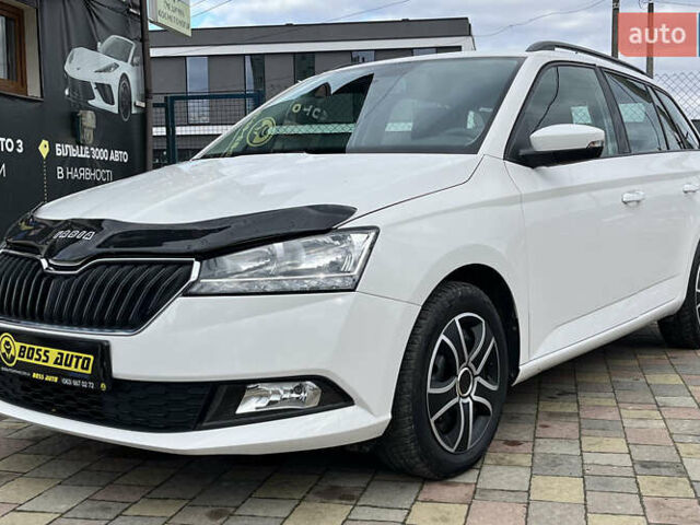 Белый Шкода Фабия, объемом двигателя 1 л и пробегом 84 тыс. км за 7450 $, фото 2 на Automoto.ua