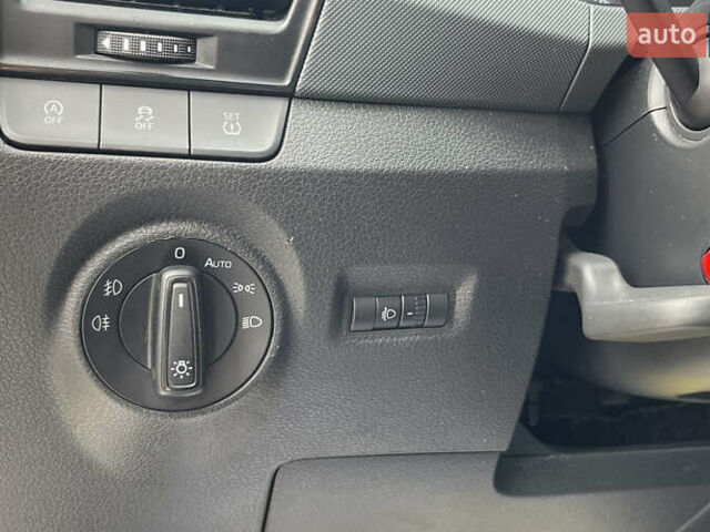 Белый Шкода Фабия, объемом двигателя 1 л и пробегом 84 тыс. км за 7450 $, фото 12 на Automoto.ua