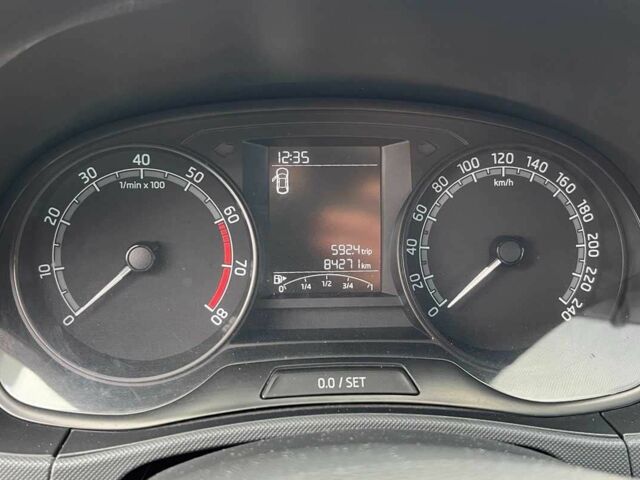 Белый Шкода Фабия, объемом двигателя 1 л и пробегом 84 тыс. км за 7450 $, фото 10 на Automoto.ua