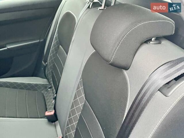 Белый Шкода Фабия, объемом двигателя 1 л и пробегом 65 тыс. км за 12500 $, фото 29 на Automoto.ua