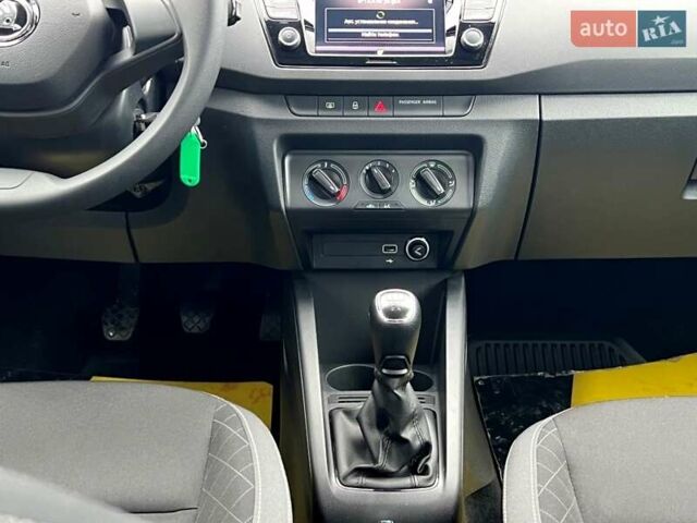 Белый Шкода Фабия, объемом двигателя 1 л и пробегом 61 тыс. км за 11000 $, фото 29 на Automoto.ua