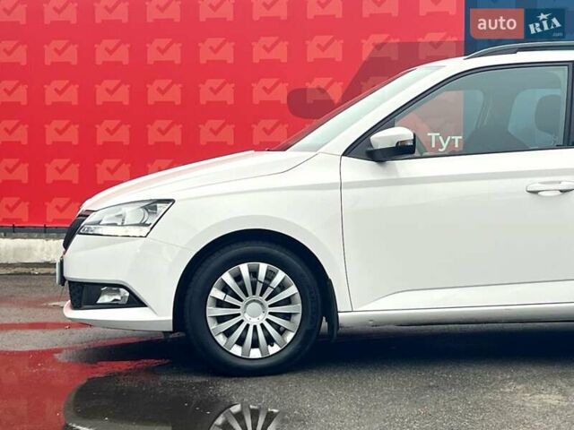 Белый Шкода Фабия, объемом двигателя 1 л и пробегом 70 тыс. км за 12500 $, фото 10 на Automoto.ua