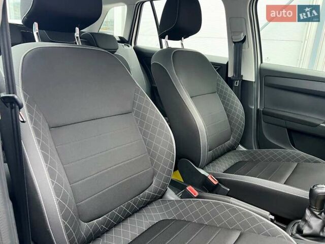 Белый Шкода Фабия, объемом двигателя 1 л и пробегом 61 тыс. км за 11000 $, фото 58 на Automoto.ua