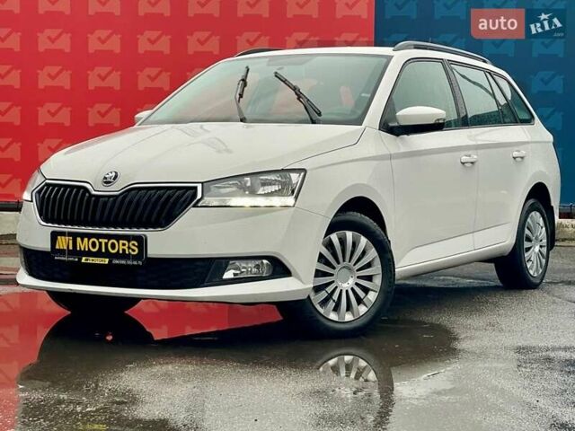 Белый Шкода Фабия, объемом двигателя 1 л и пробегом 65 тыс. км за 12500 $, фото 1 на Automoto.ua