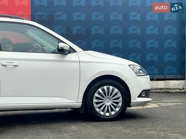Белый Шкода Фабия, объемом двигателя 1 л и пробегом 70 тыс. км за 12500 $, фото 13 на Automoto.ua