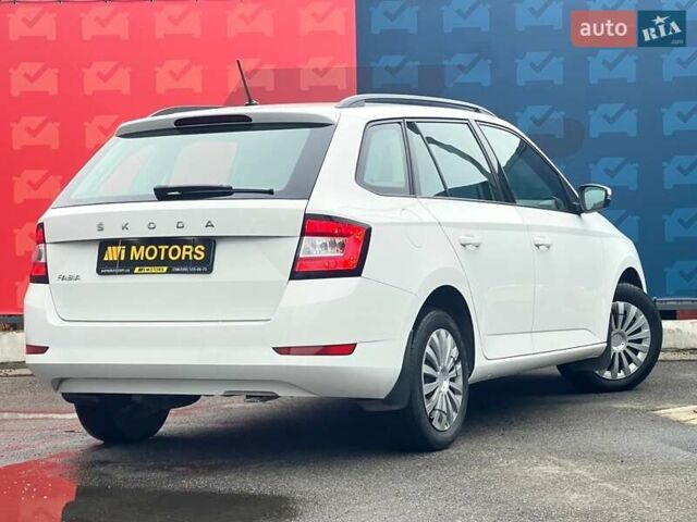 Белый Шкода Фабия, объемом двигателя 1 л и пробегом 70 тыс. км за 12500 $, фото 3 на Automoto.ua
