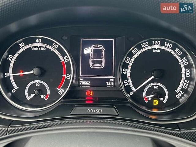 Белый Шкода Фабия, объемом двигателя 1 л и пробегом 70 тыс. км за 12500 $, фото 26 на Automoto.ua