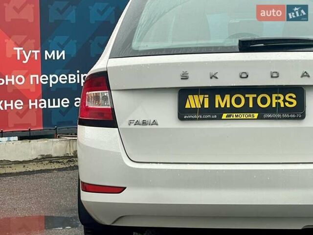 Белый Шкода Фабия, объемом двигателя 1 л и пробегом 65 тыс. км за 12500 $, фото 14 на Automoto.ua