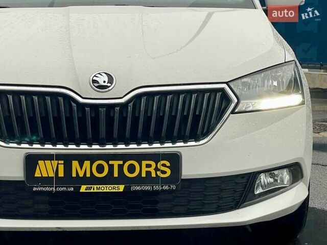 Белый Шкода Фабия, объемом двигателя 1 л и пробегом 65 тыс. км за 12500 $, фото 9 на Automoto.ua