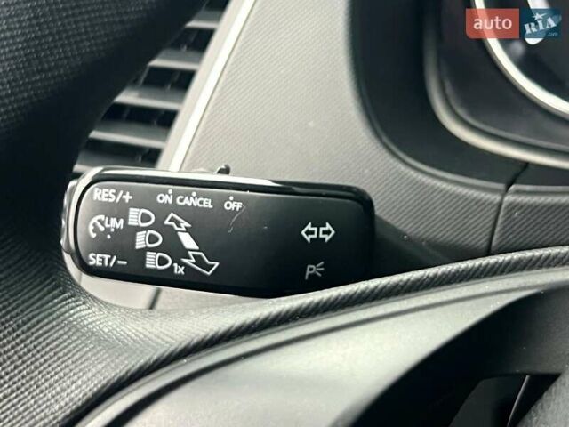 Белый Шкода Фабия, объемом двигателя 1 л и пробегом 70 тыс. км за 12500 $, фото 23 на Automoto.ua