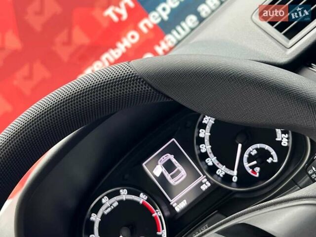 Белый Шкода Фабия, объемом двигателя 1 л и пробегом 61 тыс. км за 11000 $, фото 41 на Automoto.ua