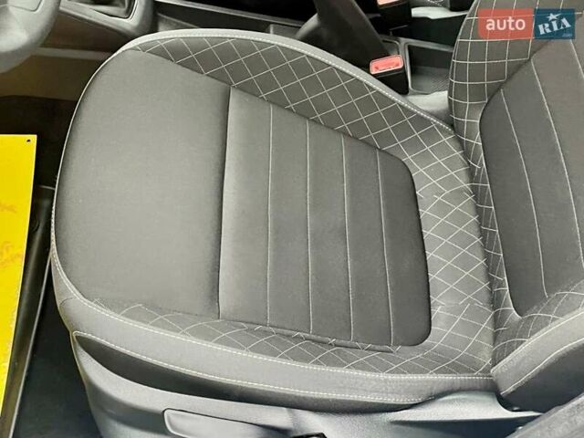 Белый Шкода Фабия, объемом двигателя 1 л и пробегом 65 тыс. км за 12500 $, фото 30 на Automoto.ua