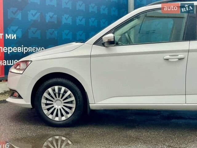 Белый Шкода Фабия, объемом двигателя 1 л и пробегом 65 тыс. км за 12500 $, фото 20 на Automoto.ua
