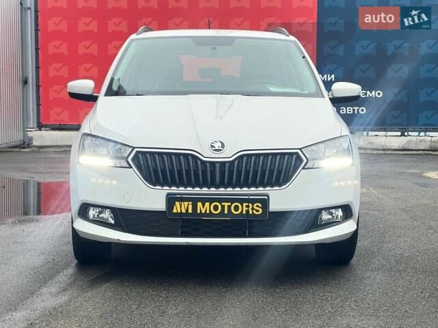 Белый Шкода Фабия, объемом двигателя 1 л и пробегом 70 тыс. км за 12500 $, фото 4 на Automoto.ua