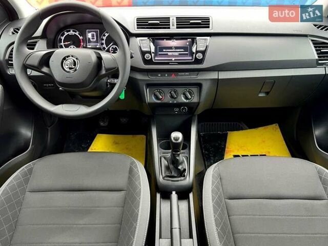 Белый Шкода Фабия, объемом двигателя 1 л и пробегом 61 тыс. км за 11000 $, фото 32 на Automoto.ua