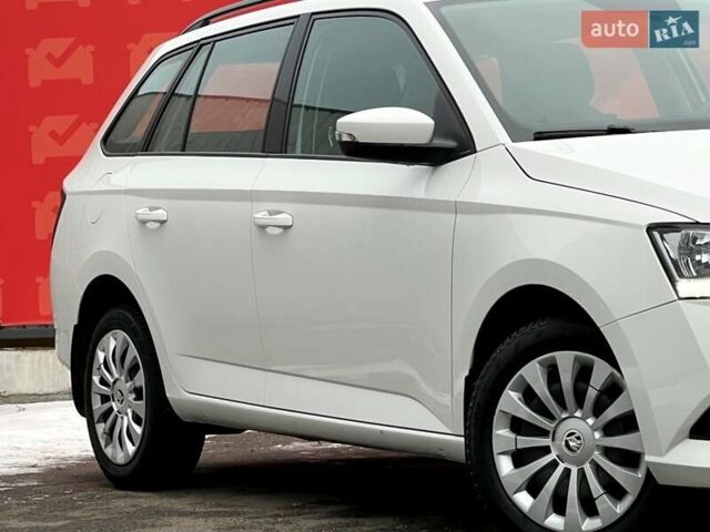 Белый Шкода Фабия, объемом двигателя 1 л и пробегом 61 тыс. км за 11000 $, фото 6 на Automoto.ua