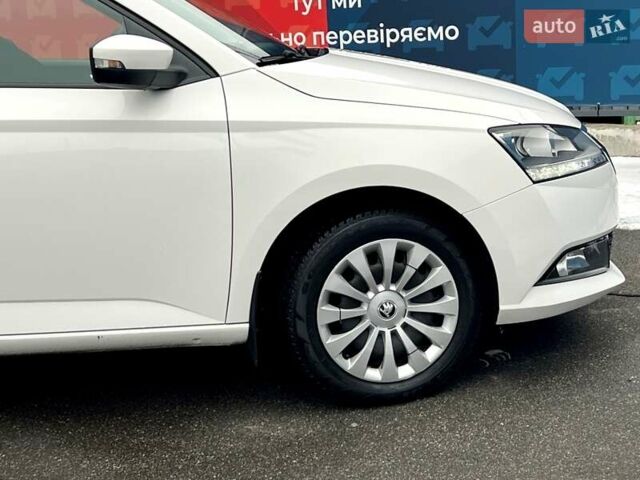 Белый Шкода Фабия, объемом двигателя 1 л и пробегом 61 тыс. км за 11000 $, фото 17 на Automoto.ua