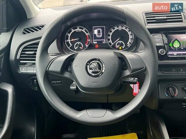 Белый Шкода Фабия, объемом двигателя 1 л и пробегом 70 тыс. км за 12500 $, фото 42 на Automoto.ua