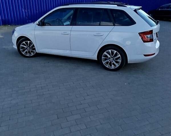 Білий Шкода Фабія, об'ємом двигуна 1 л та пробігом 145 тис. км за 16500 $, фото 7 на Automoto.ua