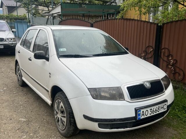 Белый Шкода Фабия, объемом двигателя 1.2 л и пробегом 260 тыс. км за 2400 $, фото 5 на Automoto.ua
