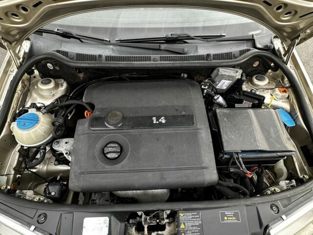 Бежевий Шкода Фабія, об'ємом двигуна 1.4 л та пробігом 271 тис. км за 3450 $, фото 10 на Automoto.ua