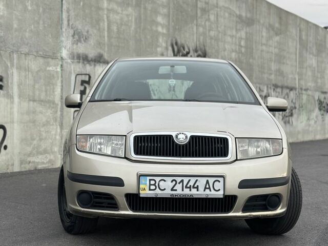 Бежевий Шкода Фабія, об'ємом двигуна 1.4 л та пробігом 271 тис. км за 3450 $, фото 2 на Automoto.ua