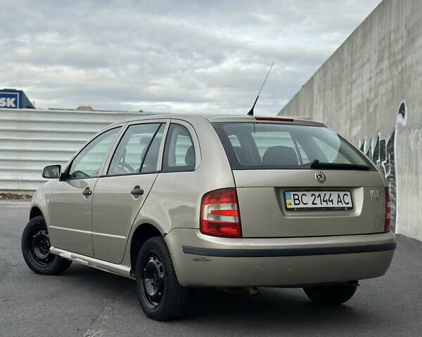 Бежевий Шкода Фабія, об'ємом двигуна 1.4 л та пробігом 271 тис. км за 3450 $, фото 3 на Automoto.ua