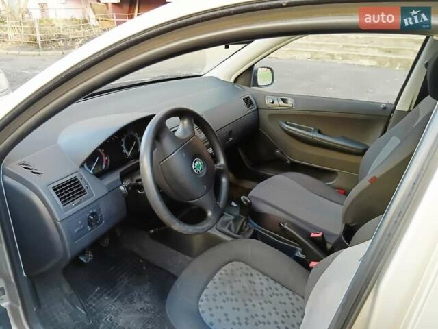 Бежевый Шкода Фабия, объемом двигателя 1.2 л и пробегом 90 тыс. км за 4700 $, фото 4 на Automoto.ua